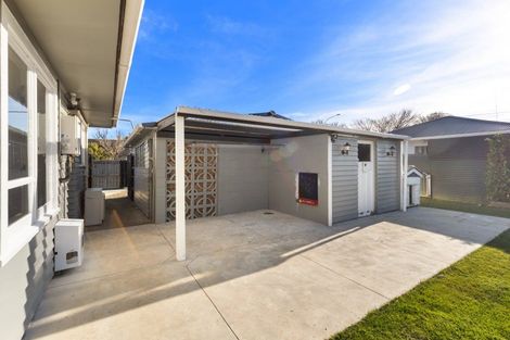 Photo of property in 1 Battersea Place, Roslyn, Palmerston North, 4414