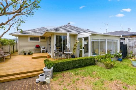 Photo of property in 17 Walton Road, Paraparaumu Beach, Paraparaumu, 5032