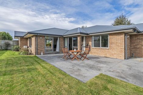 Photo of property in 16 Stanwood Grove, Darfield, 7510