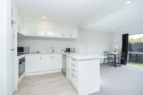 Photo of property in 11u2 Crosher Place, Silverdale, Hamilton, 3216