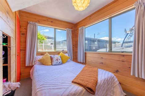 Photo of property in 3a Golding Road, Taradale, Napier, 4112