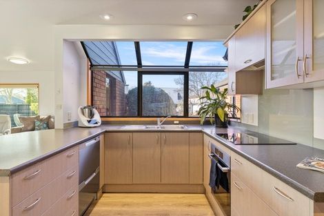 Photo of property in 8 Brockhall Lane, Avonhead, Christchurch, 8042