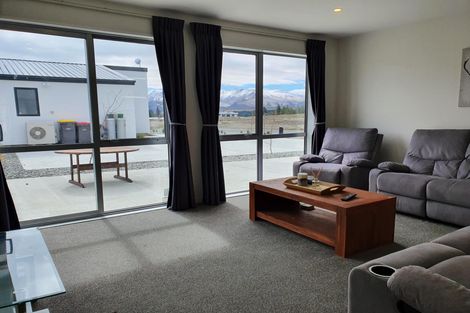 Photo of property in 37 Howden Drive, Jacks Point, 9371