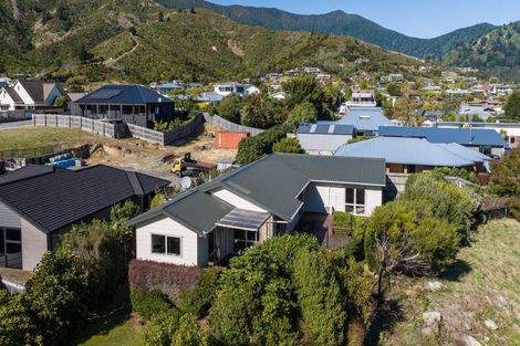 Photo of property in 21 Captains Close, Waikawa, Picton, 7220