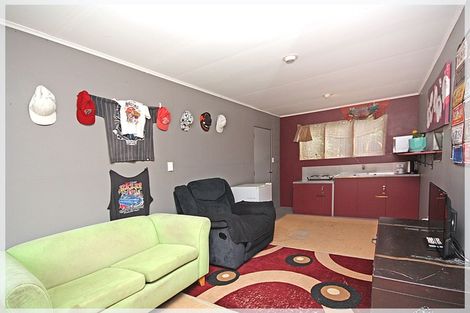 Photo of property in 11 Low Avenue, Foxton Beach, Foxton, 4815