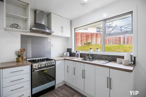 Photo of property in 1b Link Road, Newlands, Wellington, 6037