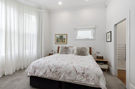 Photo of property in 17 Myrtle Crescent, Mount Cook, Wellington, 6021