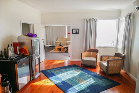Photo of property in 6 Newington Road, Henderson, Auckland, 0612