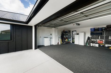 Photo of property in 35 Dunkeld Drive, Papamoa, 3118