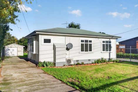 Photo of property in 176 High Street North, Carterton, 5713