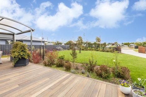 Photo of property in 24 Dee Street, Otane, 4202