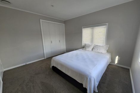 Photo of property in 20 Humphrey Kemp Avenue, Henderson, Auckland, 0612