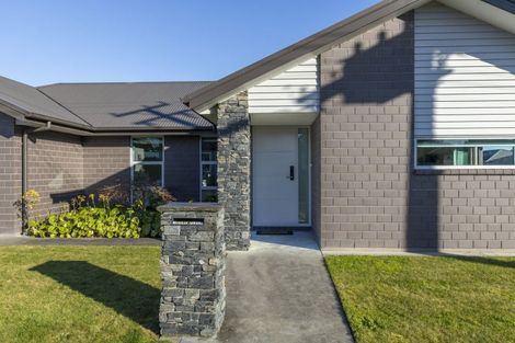 Photo of property in 1 Howe Place, Upper Vogeltown, New Plymouth, 4310