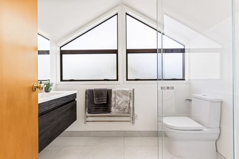 Photo of property in 98 Bleakhouse Road, Howick, Auckland, 2014