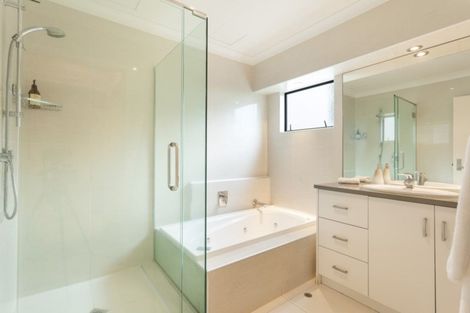 Photo of property in 21 Maunganui Road, Mount Maunganui, 3116