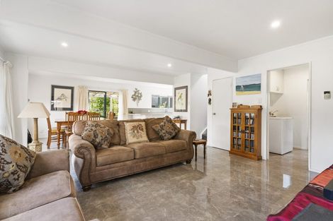 Photo of property in 2/9 Barcroft Place, Clendon Park, Auckland, 2103