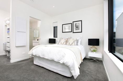 Photo of property in 2/2a Rawene Road, Birkenhead, Auckland, 0626