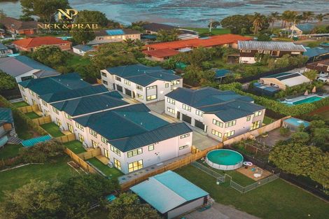 Photo of property in 1/113 Beach Road, Te Atatu Peninsula, Auckland, 0610