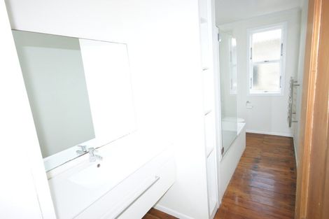 Photo of property in 20 Lyall Parade, Lyall Bay, Wellington, 6022