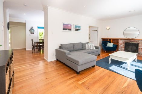 Photo of property in 104 Curtis Street, Northland, Wellington, 6012