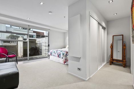 Photo of property in 1/50 Marine Parade, Mount Maunganui, 3116