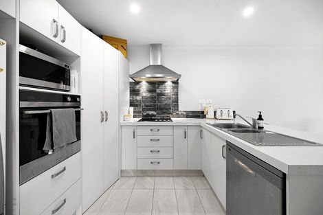 Photo of property in 22 Ladeira Place, Fitzroy, Hamilton, 3206
