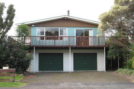 Photo of property in 228 Patuwai Drive, Whangamata, 3620