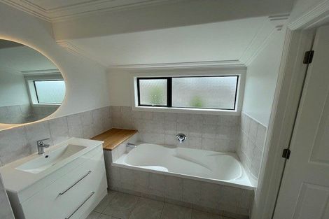 Photo of property in 1/12 Richards Avenue, Forrest Hill, Auckland, 0620