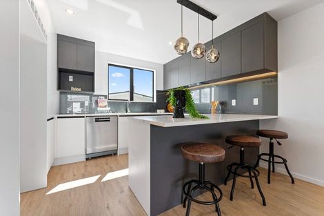 Photo of property in 2/18 Sylvan Crescent, Te Atatu South, Auckland, 0610