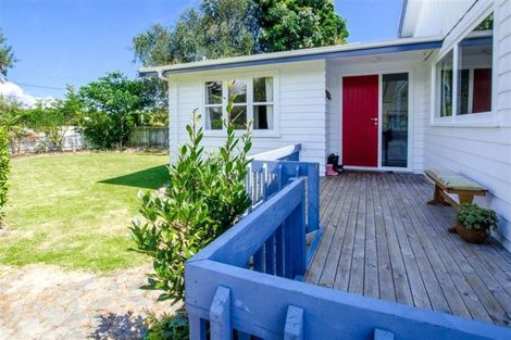 Photo of property in 65 Ngaio Road, Waikanae, 5036