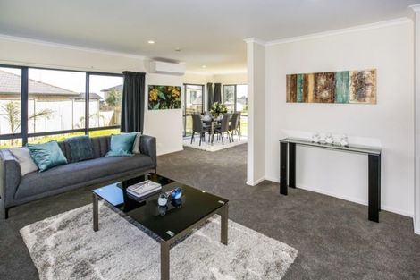 Photo of property in 5 Kokako Rise, Papakura, 2110