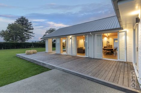 Photo of property in 88 Taupaki Road, Taupaki, 0782