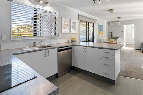 Photo of property in 43a Thatcher Crescent, Crofton Downs, Wellington, 6035