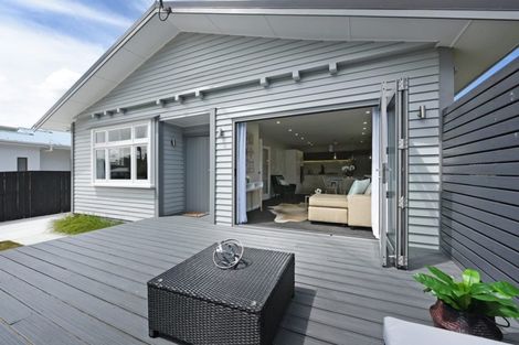 Photo of property in 10f1- Victoria Street, Ebdentown, Upper Hutt, 5018