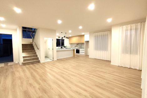 Photo of property in 24 Vanbrugh Place, Bucklands Beach, Auckland, 2014