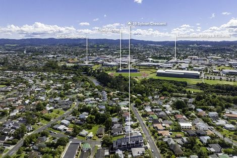 Photo of property in 2/18 Sylvan Crescent, Te Atatu South, Auckland, 0610