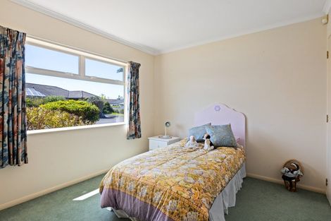 Photo of property in 11 Francis Skinner Place, Orewa, 0931
