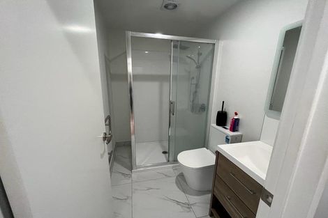 Photo of property in 2/28 Croydon Road, New Lynn, Auckland, 0600