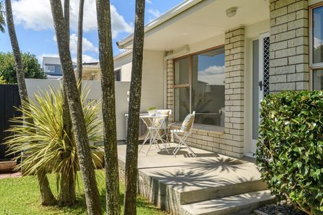 Photo of property in 2/388 Devonport Road, Tauranga South, Tauranga, 3112