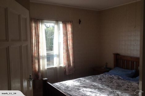 Photo of property in 26 Cambridge Road, Riverhead, 0820