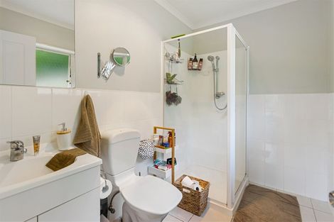 Photo of property in 1 Fleetwood Drive, Henderson, Auckland, 0612