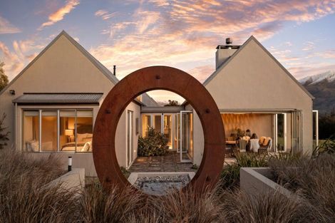 Photo of property in 24 Briar Bank Drive, Wanaka, 9305
