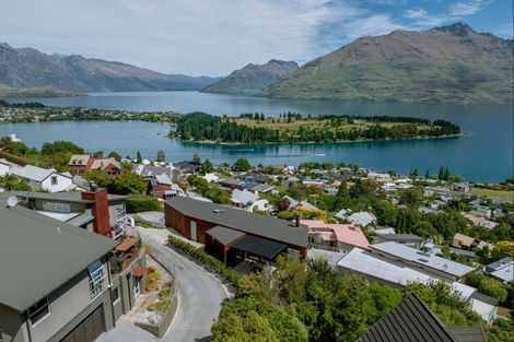 Photo of property in 32 Edinburgh Drive, Queenstown, 9300