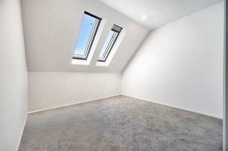 Photo of property in 15d Pipitea Place, Massey, Auckland, 0614