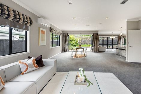 Photo of property in 30 Sandwich Road, St Andrews, Hamilton, 3200
