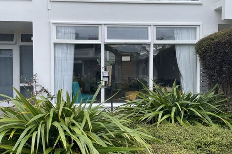 Photo of property in 4f5 Claremont Grove, Mount Victoria, Wellington, 6011