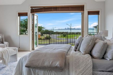Photo of property in 30 Waikura Drive, Te Atatu Peninsula, Auckland, 0610