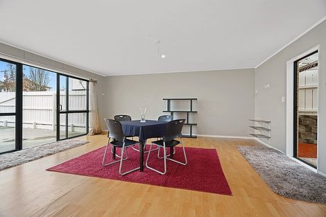 Photo of property in 19 Titch Place, Glen Eden, Auckland, 0602
