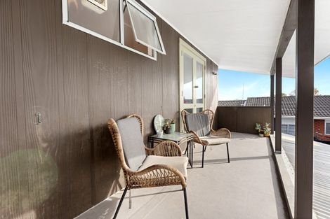 Photo of property in 19 Hillcrest Drive, Kelvin Grove, Palmerston North, 4414