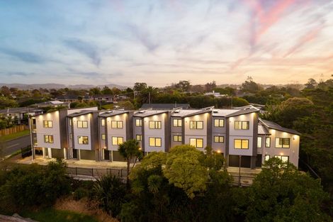 Photo of property in 8/7 Glen Road, Ranui, Auckland, 0612